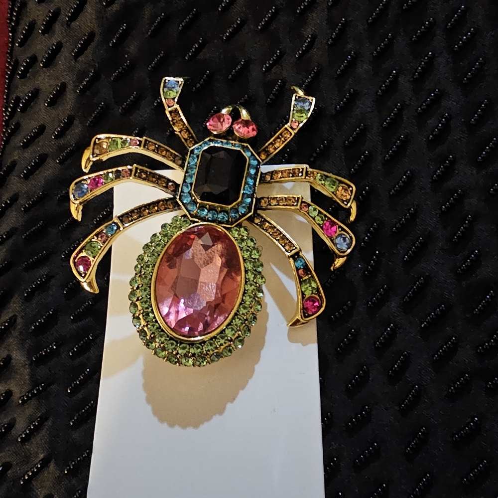 Brooch